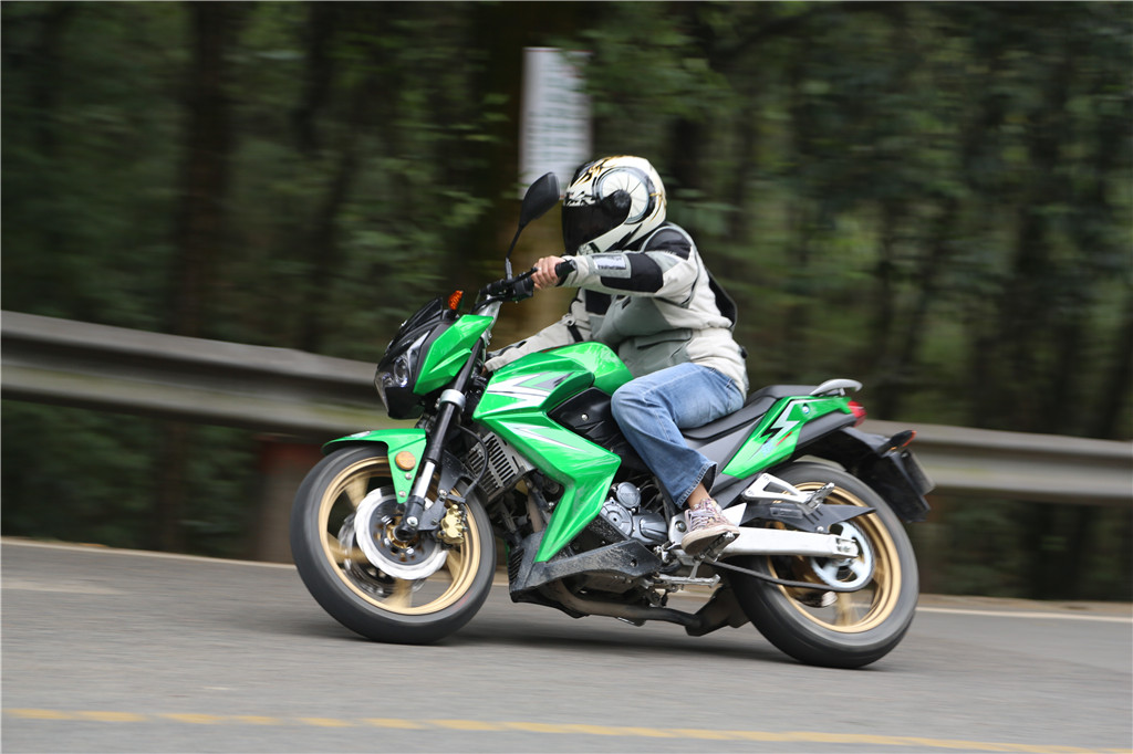 街道征服者 大运天骁250动态评测_摩托车之家_美图欣赏_摩信网手机版