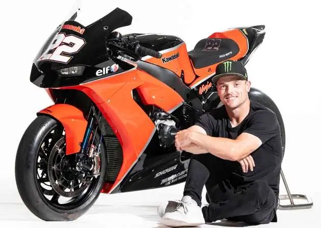 WSBK川崎车队新涂装向壮志凌云、戴托纳先生致敬_川崎摩托车_新车